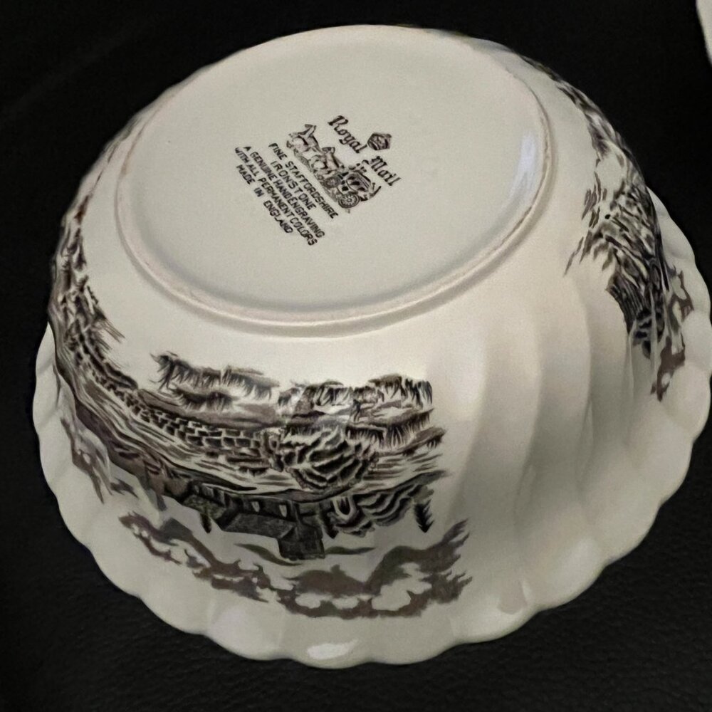 Transfer ware Brown Ironstone Casserole Bowl - Picture 9 of 12